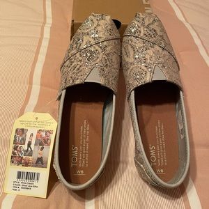 NEW Classic silver lace glitz TOMS